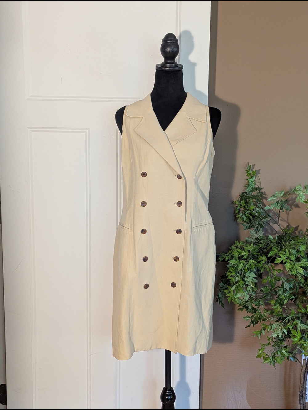 Boston Proper Cream Double-Breasted Sleeveless Midi Dress. Size 8. Silk/Linen.